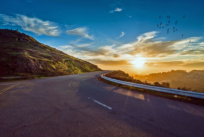winding road 1556177